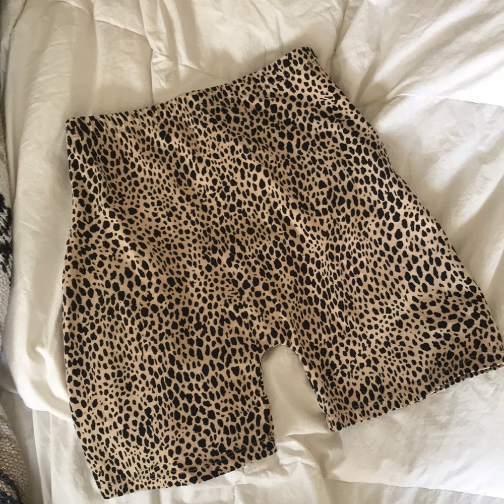 nwt brandy melville leopard biker shorts